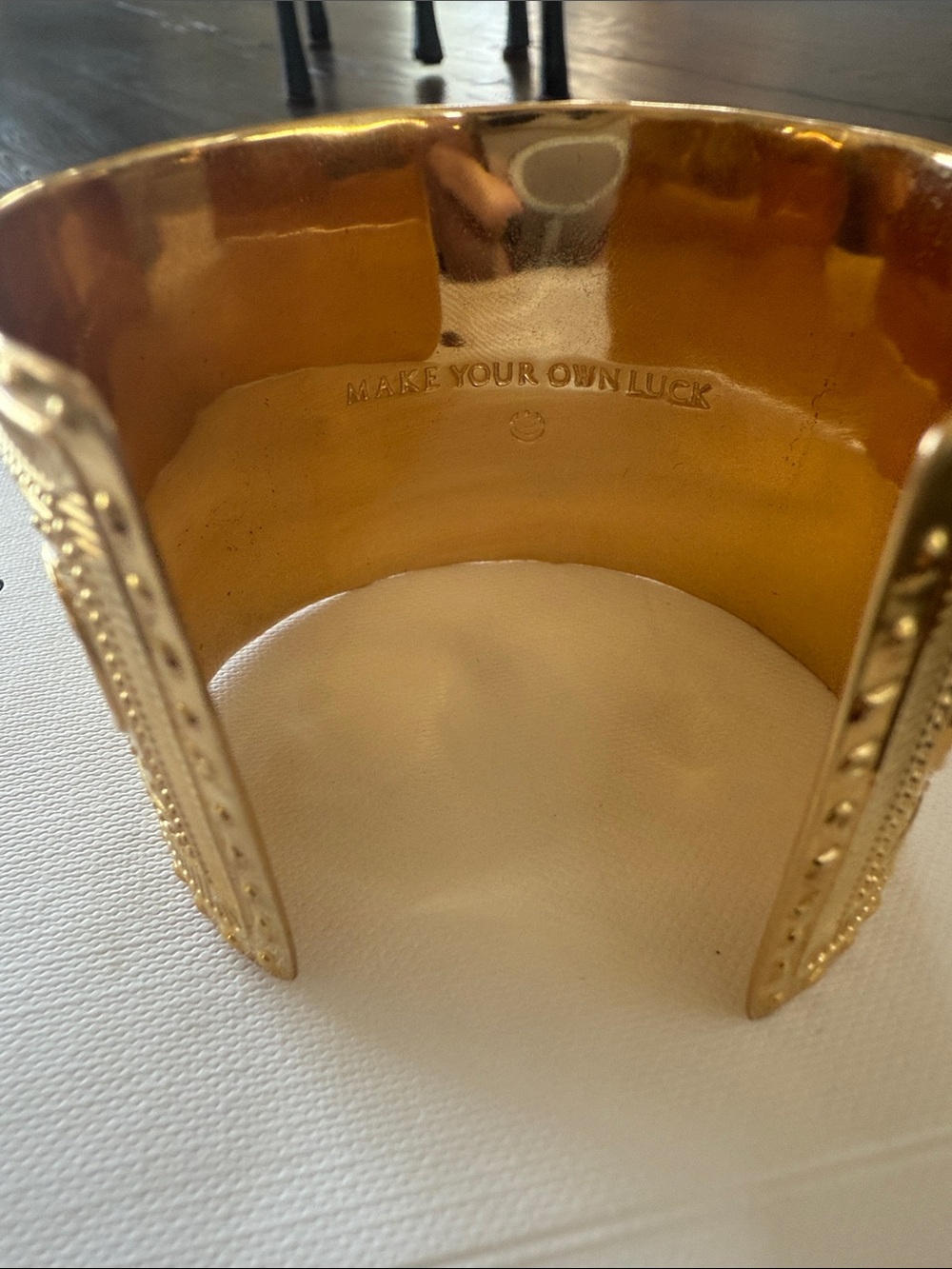 Jane Win Lucky Horseshoe Cuff Bracelet - Picture 7 of 8